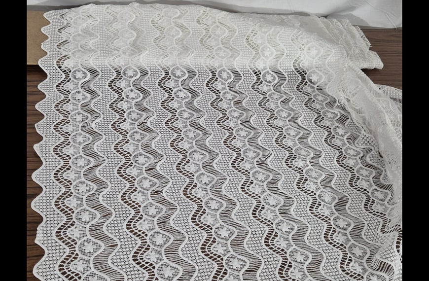 Lace Guipure with Wavy Patterns Polyester Cotton Single-Colored - 120cm